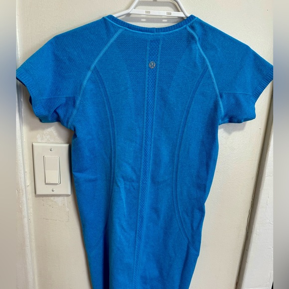 Lululemon swiftly tech V neck top - Picture 2 of 2